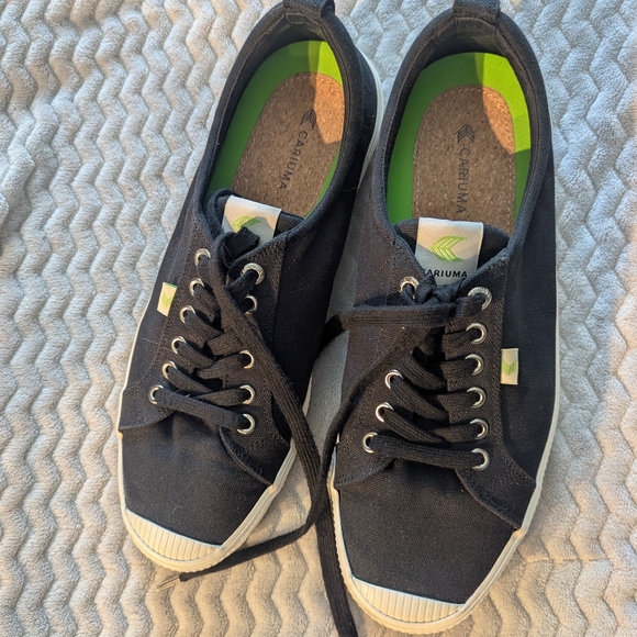 Cariuma Black Canvas Sneakers - Picture 3 of 8